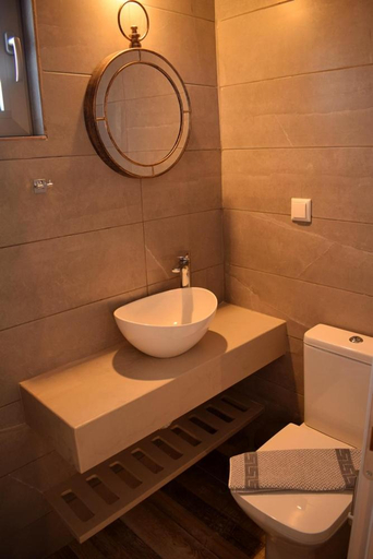 4, Pasithea, Crete