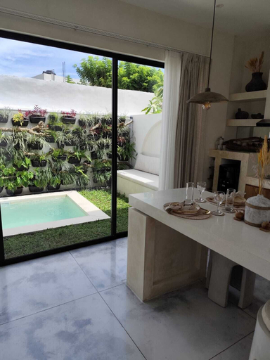 Others 3, Bali Escapes, Badung
