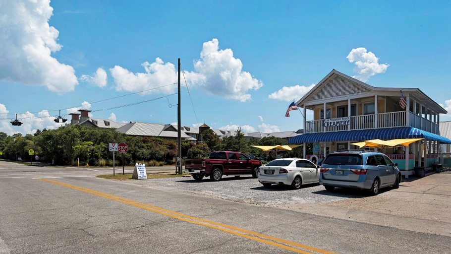 Exterior & Views 2, Coastal 3BR Condo With Pool & Shuttle : Snowbird Friendly!, Walton