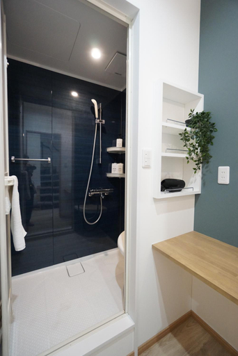 Others 5, Soumato 2mins walk to station 4mins NANBA 25mins USJ, Osaka