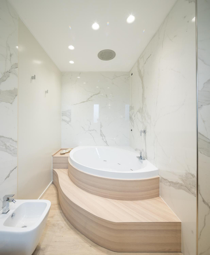 Bathroom 22