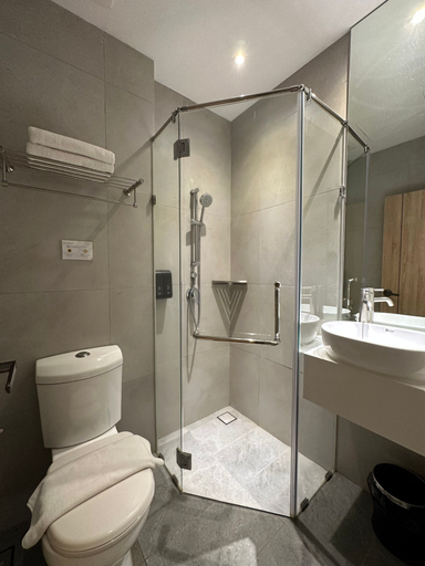 Bathroom 5, The Gallivant Hotel, Penang Island