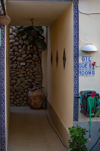 Others 5, Gil's Guest Rooms