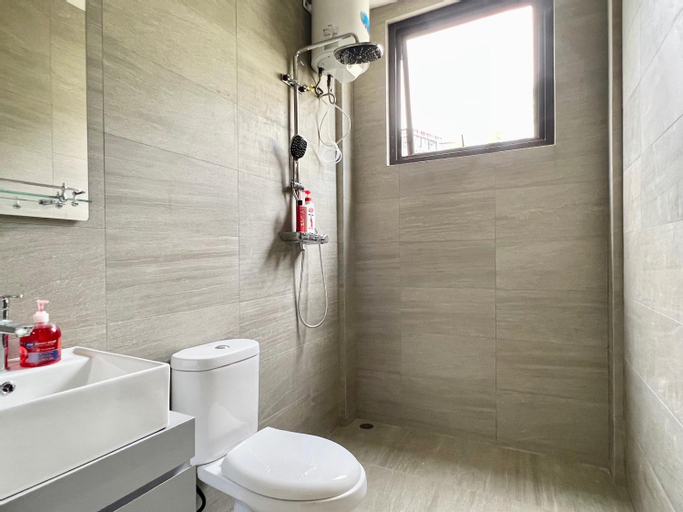 Bathroom 7