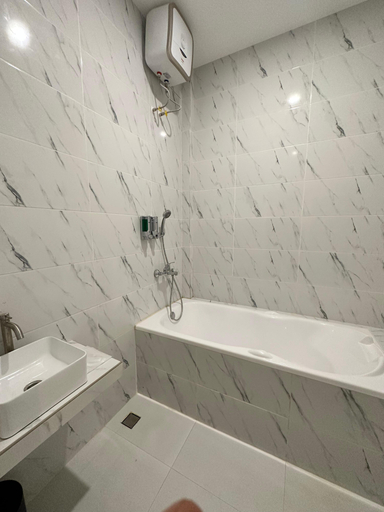 Bathroom 5, Resong Hotel, Padang