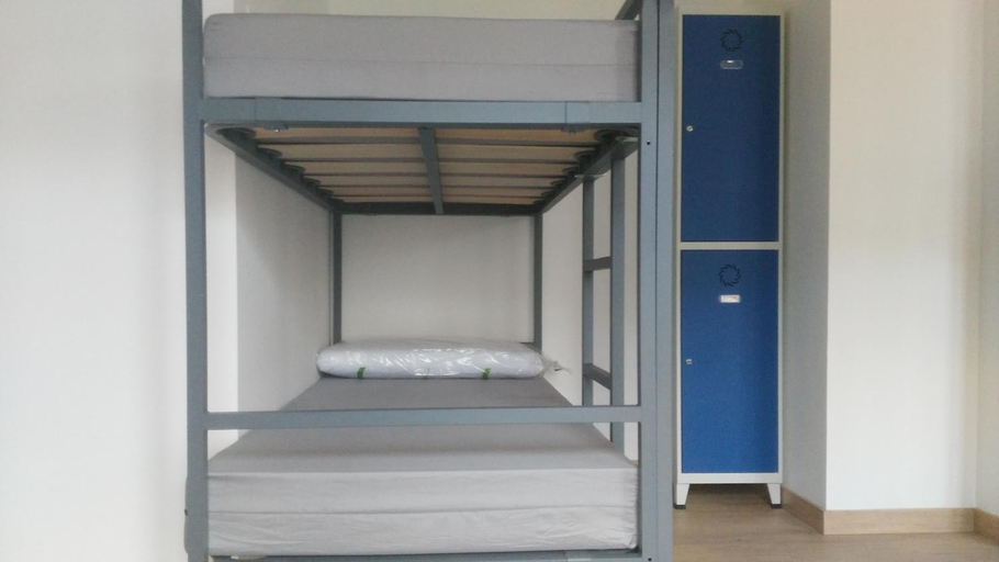 Bedroom 3, Albergue de Benabarre, Huesca