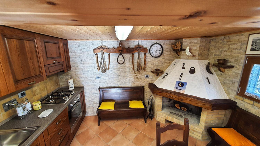 Dining Room 16