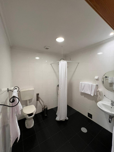 Bathroom 4, Vale do Zezere Hotel, Manteigas