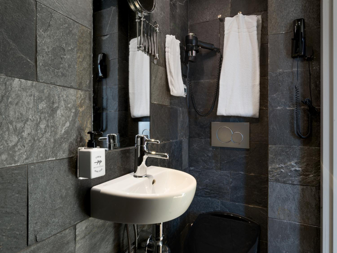 Bathroom 3, Hellstens Glashus, Stockholm