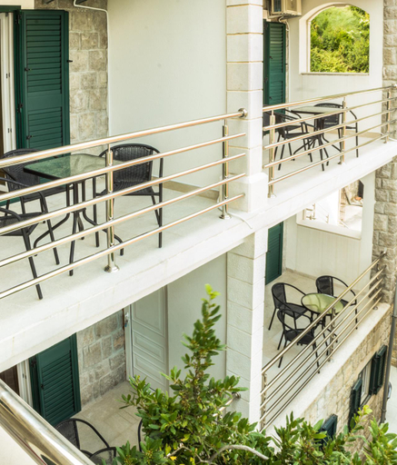 Others 4, Apartments Kula