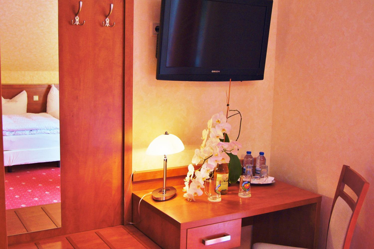 Bedroom 3, Hotel-Restaurant Laux, Merzig-Wadern