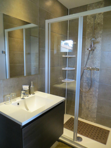 Others 4, Bed and breakfast Mentari, Oost-Vlaanderen