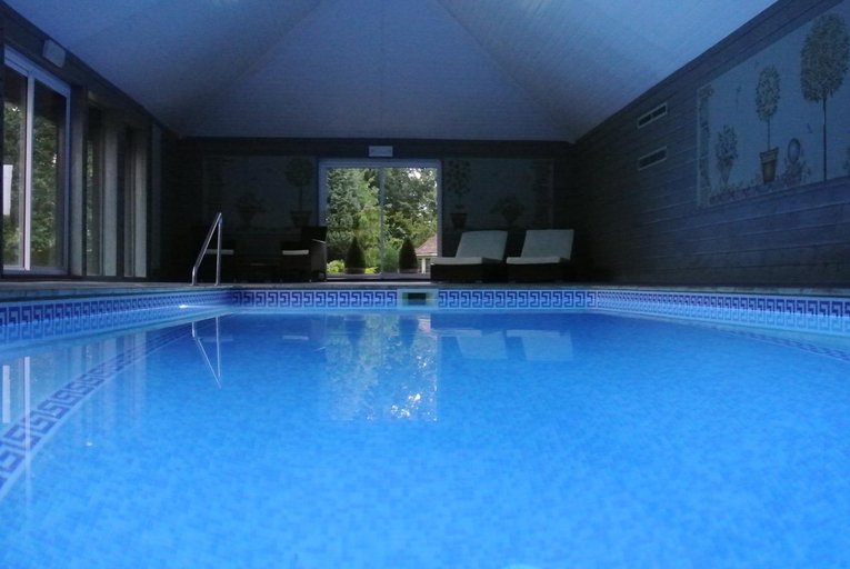 Sport & Beauty 2, Frith Farm House Cottages, Kent