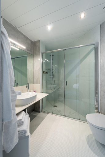 Bathroom 5