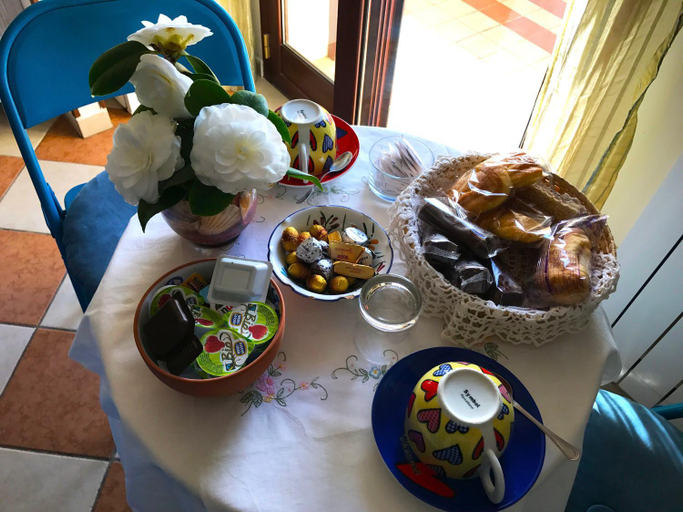 Food & Drinks 5, il giardino sul mare B&B, Imperia