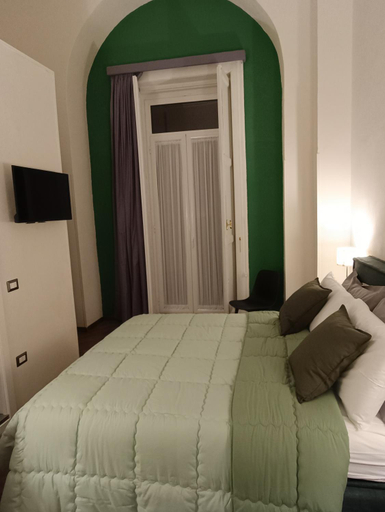 Bedroom 3, Gibus, Napoli