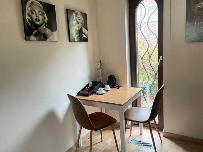 Others 4, B&B Monroe, Vlaams Brabant