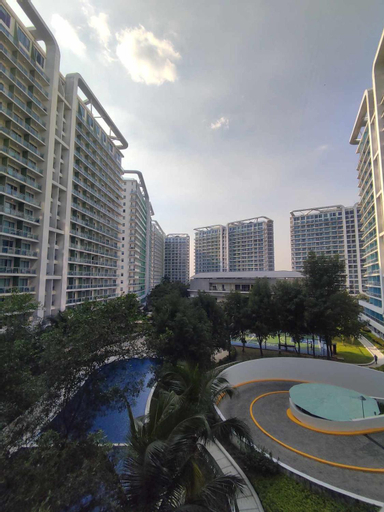 Happy Staycation in Azure Urban Resort Spacious Family Room near SM Bicutan and Manila Airport, Taguig