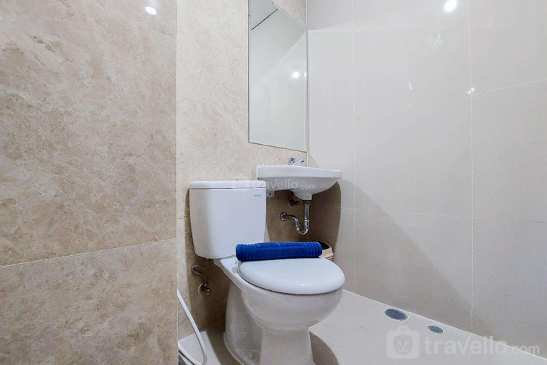 Bathroom 5, Nice Modern Studio @ Transpark Bintaro By Travelio, South Tangerang