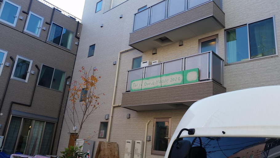 Exterior 1