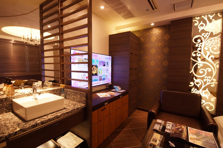 Others 5, Hotel Lei, Funabashi