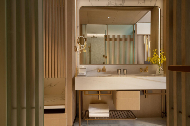Bathroom 10