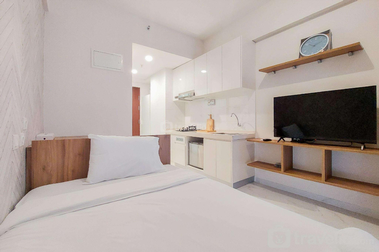 Bedroom, Well Elegant Studio at Sky House BSD By Travelio, South Tangerang
