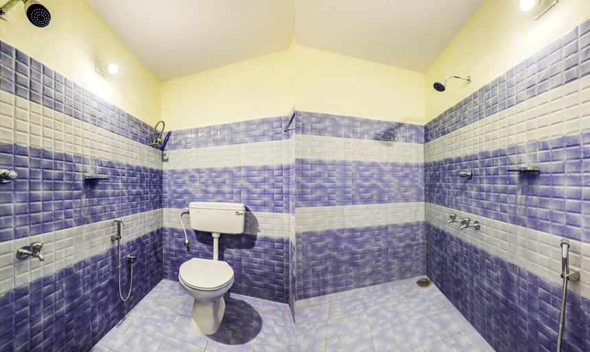 Bathroom 4, Hotel Umaiyyal International, Kanniyakumari