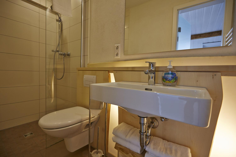 Bathroom 4, Urlaubsreiterhof Trunk, Main-Tauber-Kreis
