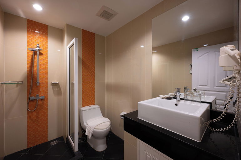 Bathroom 3, New Nordic Suite 4 by Apartwell, Pattaya