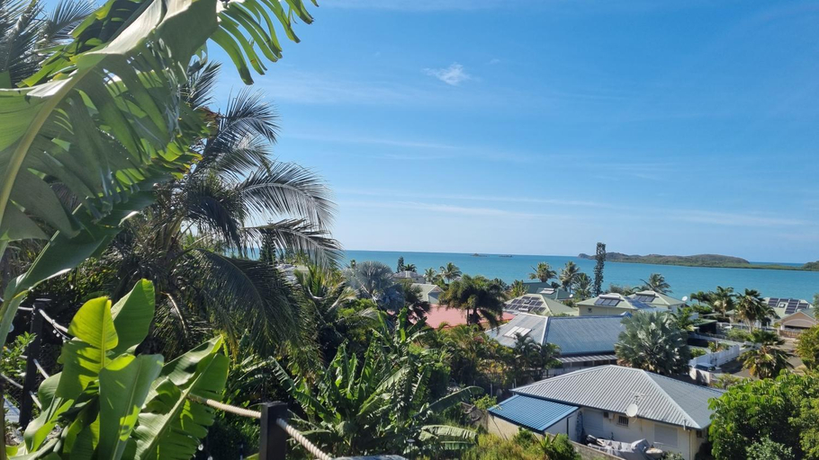 Others 5, VUE SUR MER, Nouméa