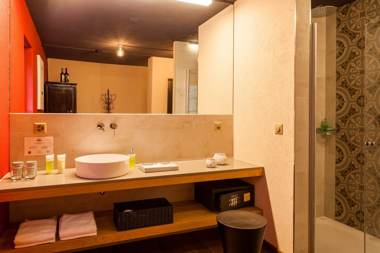 Bathroom 7