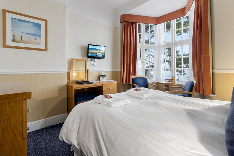 Bedroom 2, Babbacombe Royal Hotel and Carvery, Torbay