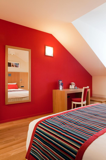 Bedroom 8