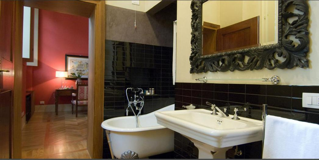 Bathroom, Le Notti in Villa, Parma