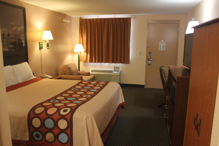 Bedroom 4, Super 8 by Wyndham Laurel, Howard