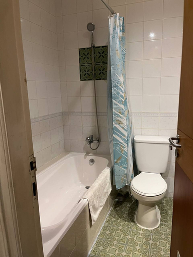 Bathroom 16