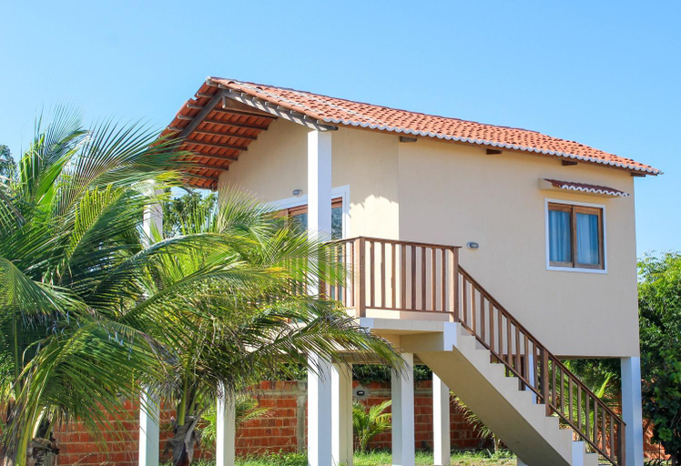 Exterior 3