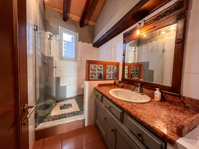 Bathroom 5