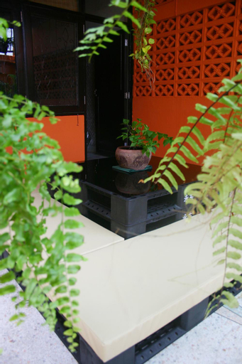 Others 5, Born Free Hostel, Phra Nakhon