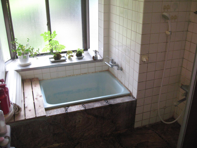 Bathroom 3, Guesthouse Fukiaesu, Bungo-ōno