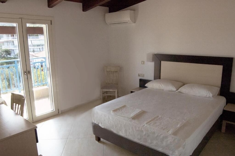 Bedroom 4, DELLIS, Central Greece
