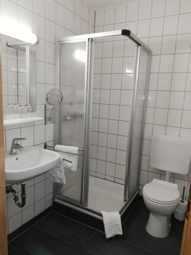 Bathroom 5, Der Prinsenhof, Minden-Lübbecke