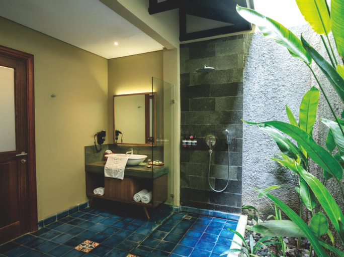 Bathroom 25