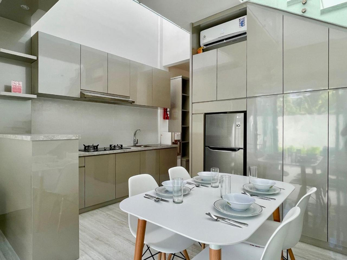 Dining Room 26