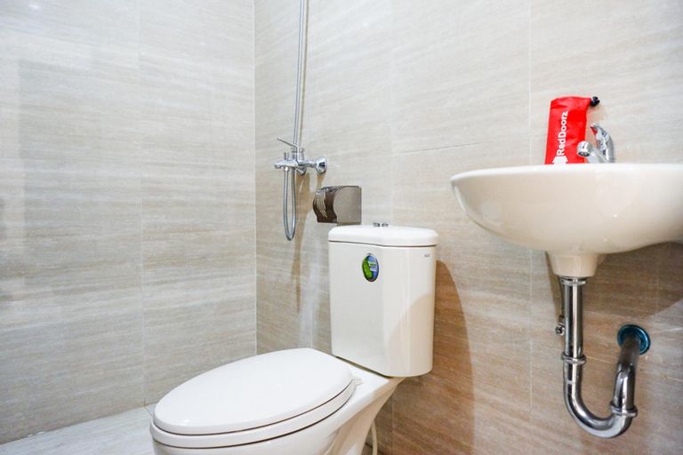 Bathroom 13