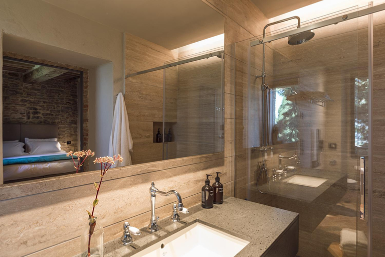 Bathroom 10