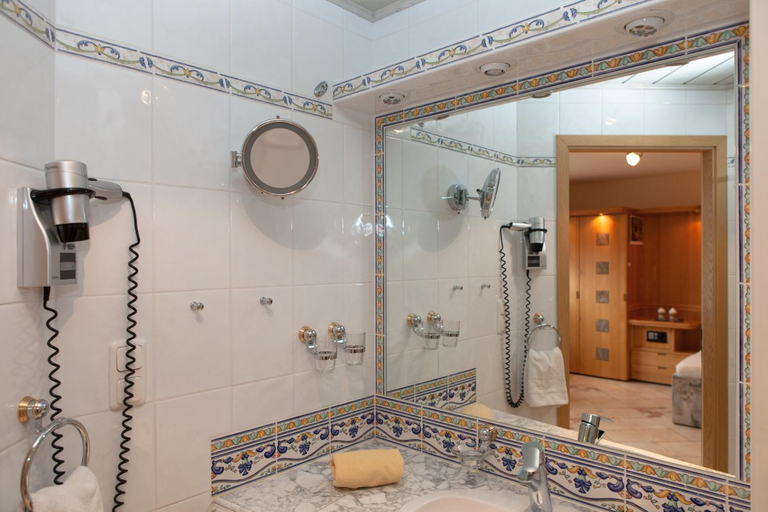 Bathroom 2, Hotel Blumenbach, Berlin