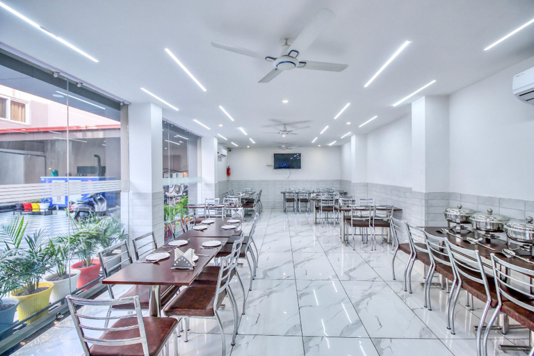 Food & Drinks 5, Vishnu Lok, Dehradun
