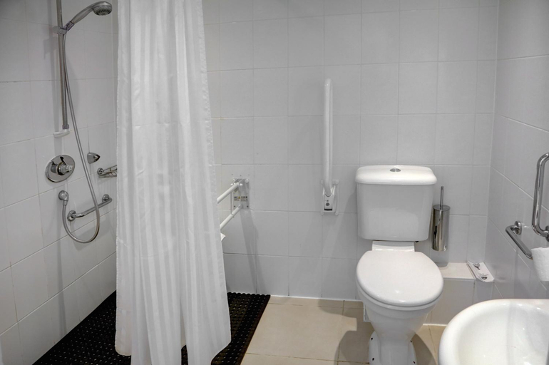 Bathroom 8